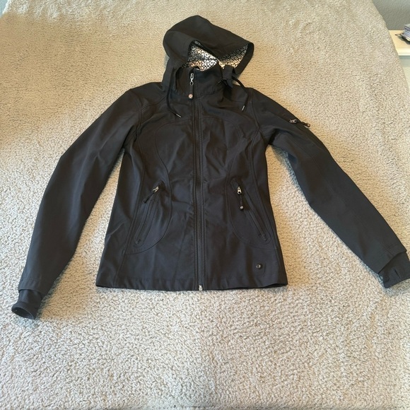 Lululemon Women's Black Heart Pattern Lining Hooded Jacket Solid Black Size 2